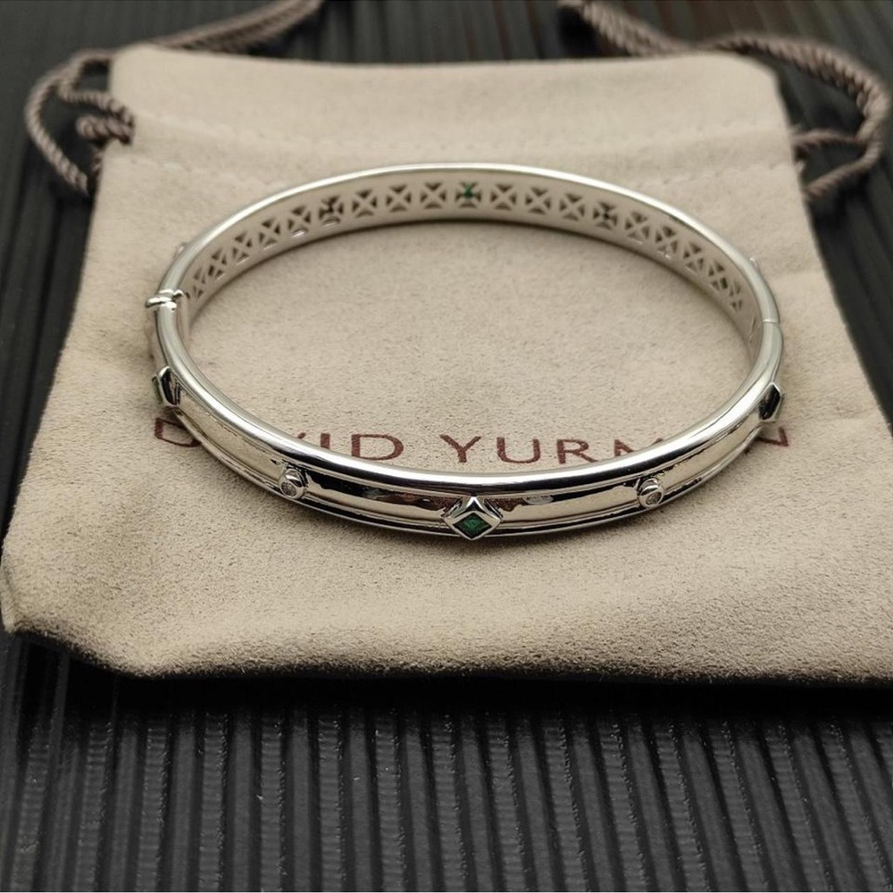 MODERN RENAISSANCE® BANGLE BRACELET
Sterling Silver w/Emeralds & Diamonds 4.5mm